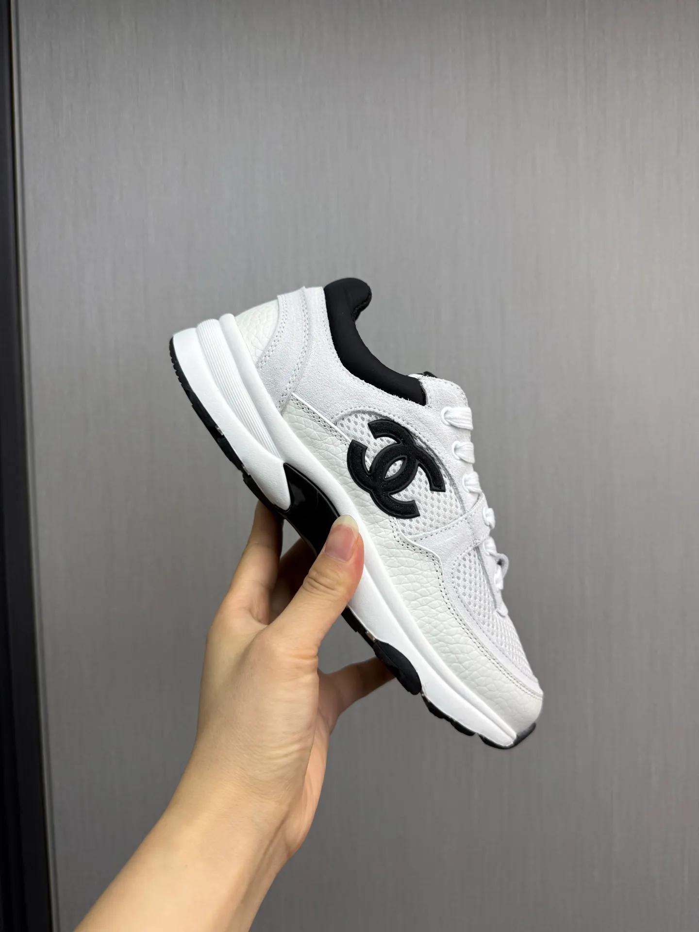 Men's men's shoes 💰600💰 Chanel Chanel 25A latest couple's white shoes casual sports shoes skate shoes 🩷💚 original purchase and development production Xiaoxiang C Home counter another super hot model, loved by Internet celebrity bloggers and ladies, various praises on social platforms, super popular and high quality 😍😍 latest material classic black and white color matching The upper foot is full of fashion 🎊🎊 ▪️Material: Original customized imported cowhide material ▪️Inner lining: Customized mesh ▪️Sole: Original open-molded TPU non-slip outsole ▪️Size: 35-44